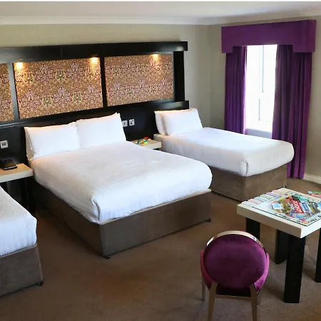 Flannery's Hotel 3*